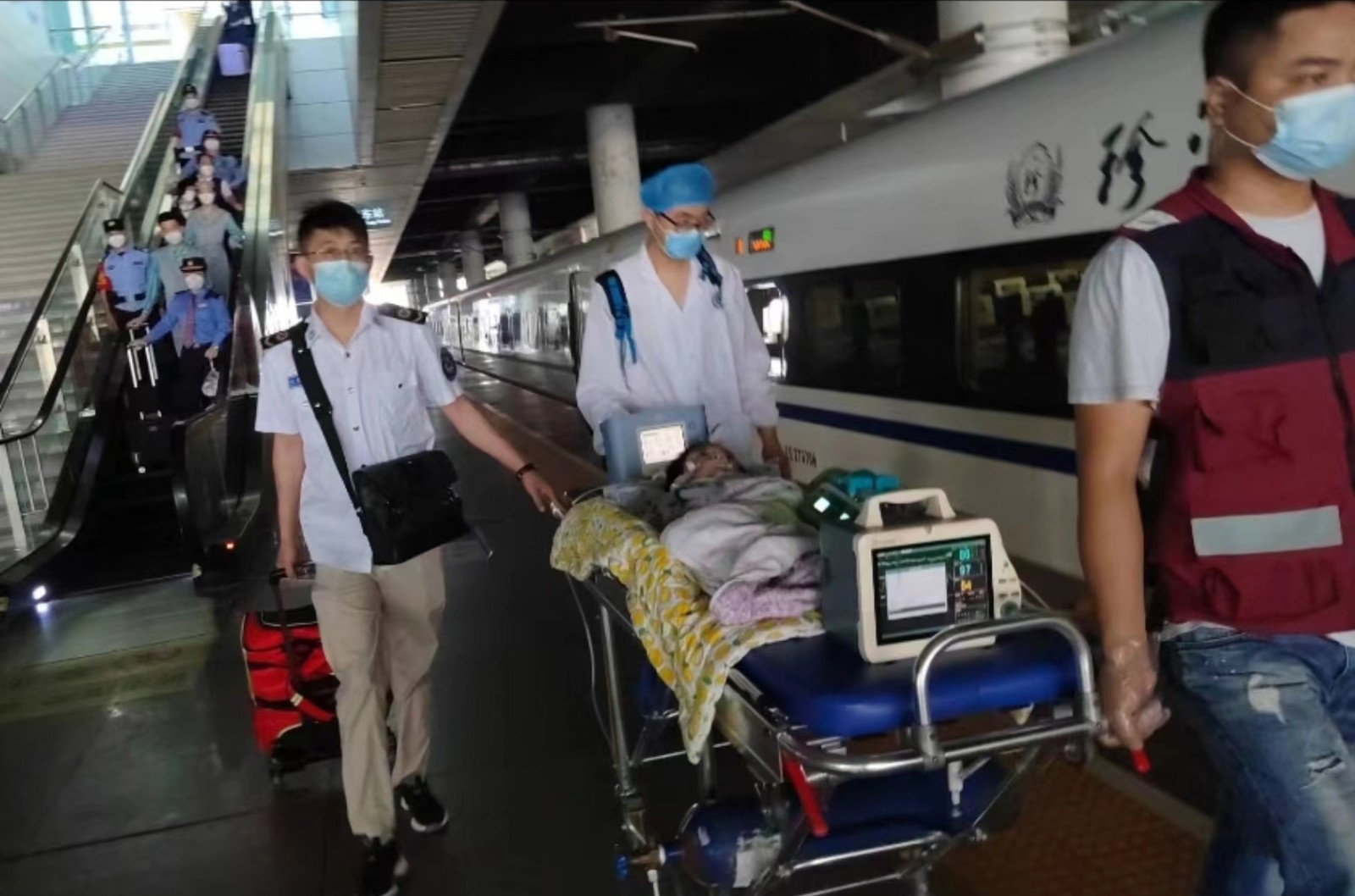 红河县高铁转运公司